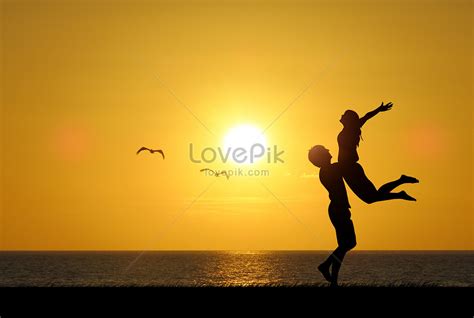 Sunset lovers silhouette creative image_picture free download 500773696_lovepik.com