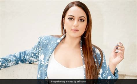 Sonakshi Sinha Recalls Her Mother "Constantly" Telling Her To Lose Weight