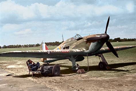 Asisbiz Hawker Hurricane I RAF 85Sqn VYK Geoffrey Sammy Allard P3408 England July 1940 01