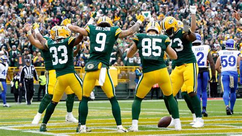 Packers, Rams at Lambeau Field; Green Bay snaps 4-game losing streak