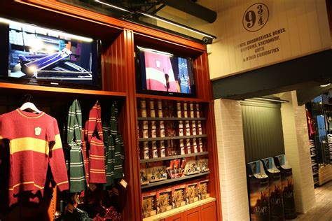 Harry Potter shop opens on Kings Cross platform nine-and-three-quarters ...