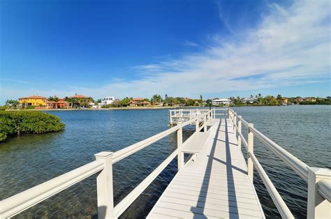 Bay Oaks Condos For Sale on Siesta Key - Sarasota FL Real Estate