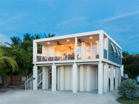 beach house decorating #BEACHHOUSEDECOR | Small beach houses, Stilt ...