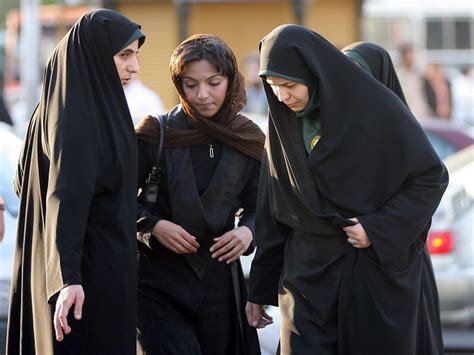 Iran Takes Women’s Fashion Head-On - Caspian News