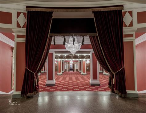 Novosibirsk Theatre Entrance Hall