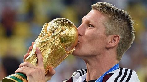 Bastian Schweinsteiger beendet Karriere :: DFB - Deutscher Fußball-Bund e.V.