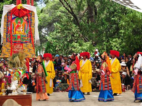 Tibetan Culture & Customs - Tibet Universal Tours and Travel