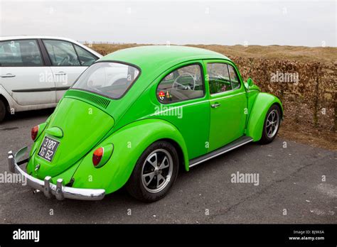 Green volkswagen beetle hi-res stock photography and images - Alamy