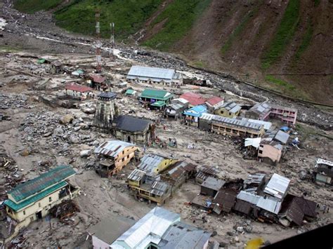 Kedarnath temple stays intact, its surroundings have gone with flow ...