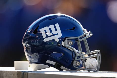 Former New York Giants Wide Receiver Dead At 82 - The Spun