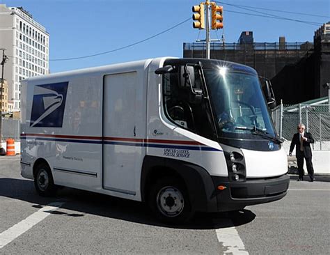 USPS Looking for the Delivery Van of the Future - 95 Octane