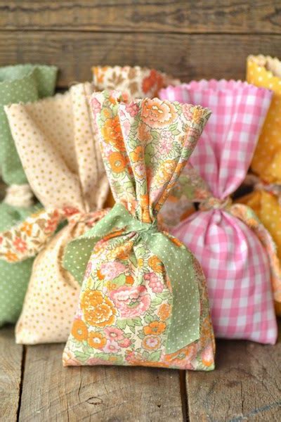 20 Fun No-Sew Fabric Crafts - DIY Craft Projects