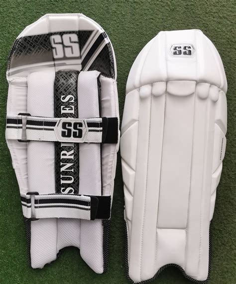 SS Professional Wicket Keeper Mens – Ace7Sports