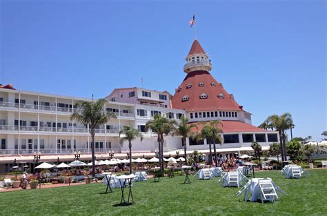 Missives from the Art World: Hotel Del Coronado