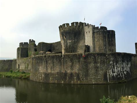 Visiting Caerphilly Castle with a princess and a knight - Cardiff Mummy SaysCardiff Mummy Says