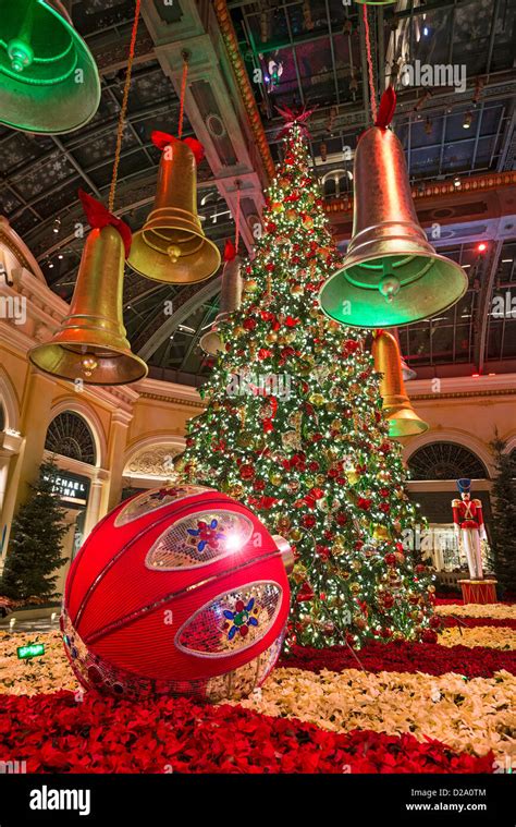 The bellagio at christmas hi-res stock photography and images - Alamy