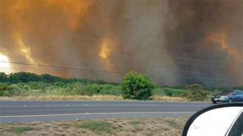 Hawaii: State of emergency on Maui island as thousands flee wildfires ...