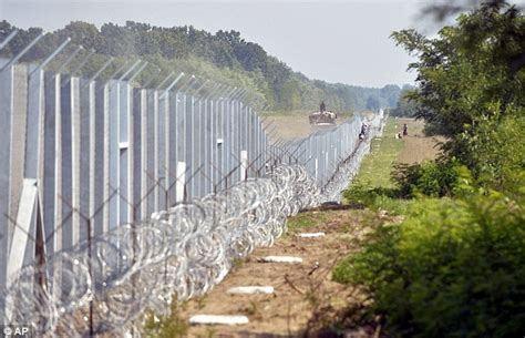 Central-Illinoisand_beyond: Hungary’s new border wall is working ...