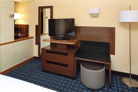 Newark Liberty Airport Hotel | Fairfield Inn & Suites Newark Liberty