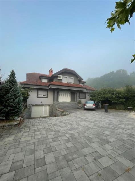 Peaceful house Velika Kladusa 1km from centre, Velika Kladuša (updated prices 2024)