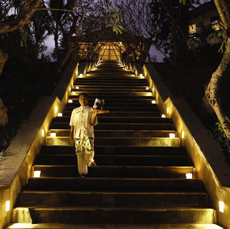 Hanging Infinity Pools in Bali at Ubud Hotel & Resort | Architecture ...