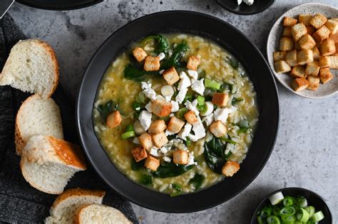 Spinach and rice soup (Σούπα με σπανάκι και ρύζι) - Mia Kouppa