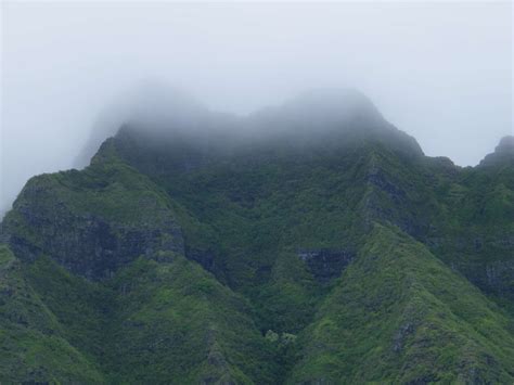 Oahu Underrated Hikes - 8 Beautiful Hiking Trails in Oahu - Thrillist