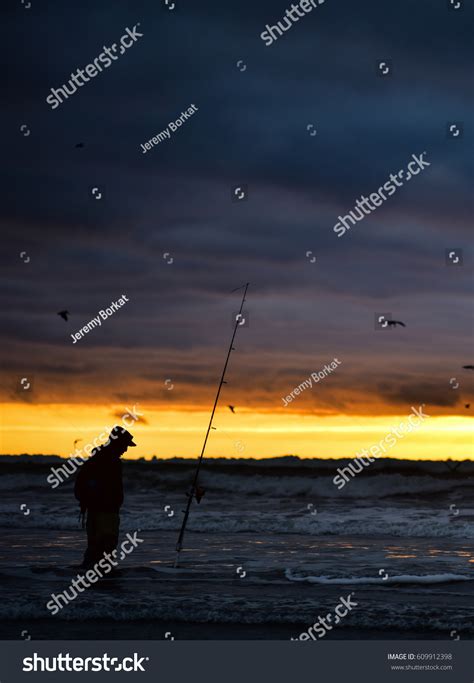 Sunset Fishing Silhouette Stock Photo 609912398 - Shutterstock