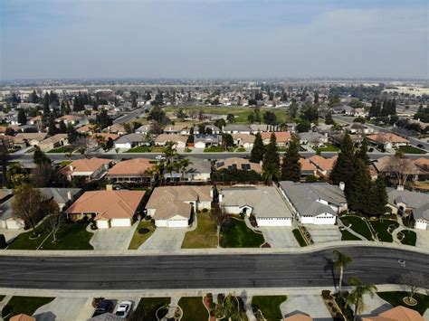 'Hot market' or not, Bakersfield's home market may need job growth to ...