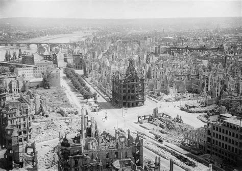 Dresden, Germany, 75 years ago on February 14 1945 [2048×1445] : r ...