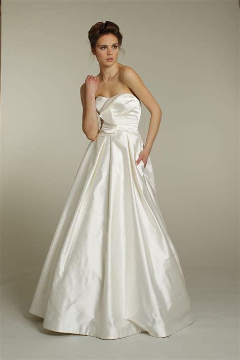 Classic strapless a-line silk taffeta wedding dress by Alvina Valenta