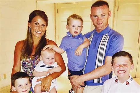 Wayne Rooney Family / Wayne Rooney photos latest - Coleen 'fully behind ...