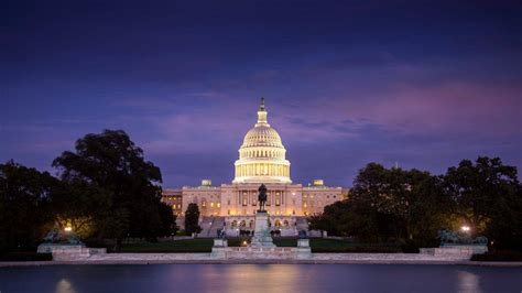 Download Night View of the United States Capitol Wallpaper | Wallpapers.com