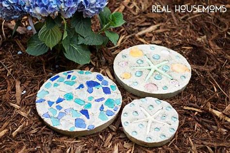 DIY Garden Stones ⋆ Real Housemoms