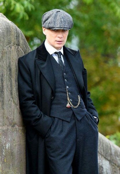 How to Dress like a Peaky Blinder | Peaky blinders costume, Peaky blinders suit, Thomas shelby suit