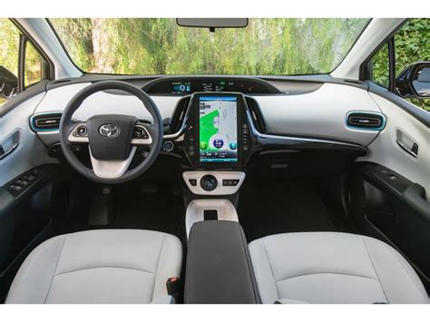 2020 Toyota Prius Prime Pictures: | U.S. News