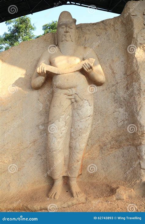 Statue of King Parakramabahu at Polonnaruwa in Sri Lanka Stock Image - Image of historical ...