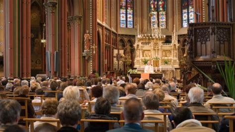 Christmas tradition: Churches welcome once-a-year churchgoers | CBC News