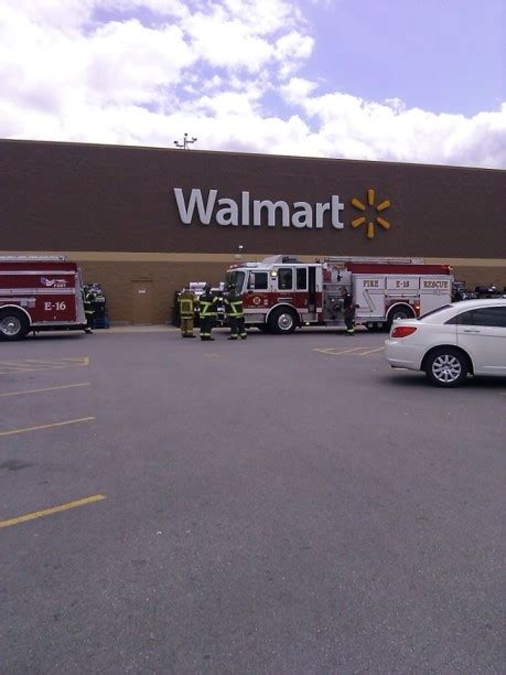 BOMB THREAT AT CROSSVILLE WALMART | Crossville News First