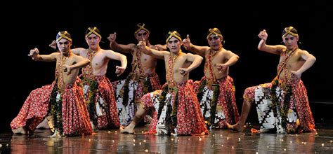 Melestarikan Seni Tari Tradisional yang Sudah Hampir Punah Dengan Berkembangnya Tarian Modern ...