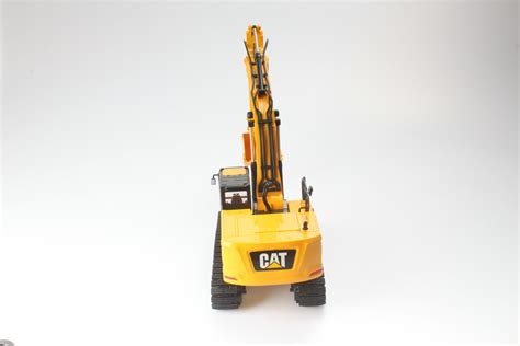 1:24 RC CAT 336 Excavator | Diecast Masters