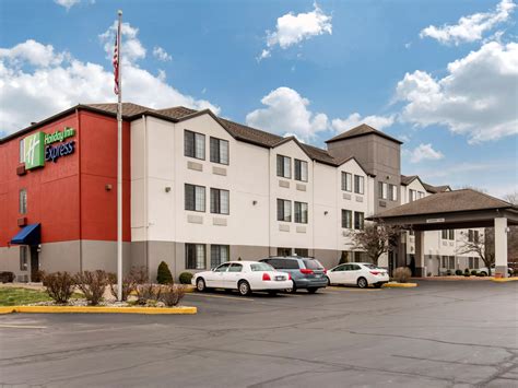 hotels in evansville indiana near airport - Tamra Reaves