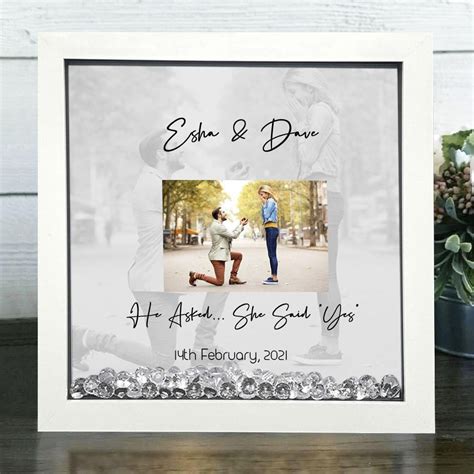 Personalized Couple Photo Frame Wedding Gift - RoseFeels