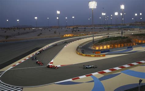 12 stunning photos from a Formula 1 Grand Prix under the lights in ...