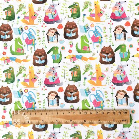 Cute little animals reading books cotton fabric - Per half metre