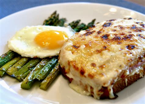 Simple Croque Monsieur Recipe - Food Republic