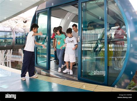 Singapore Flyer: capsule/pod Stock Photo - Alamy