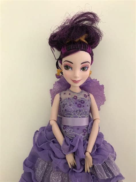 4 Disney Descendants Dolls. Two Mal dolls, Maleficent & Evie dolls ...