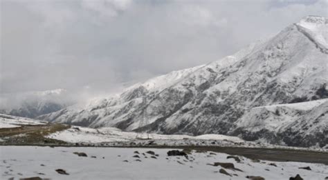 Ladakh: Long-Awaited Snowfall Ends Dry Spell - JKAC News