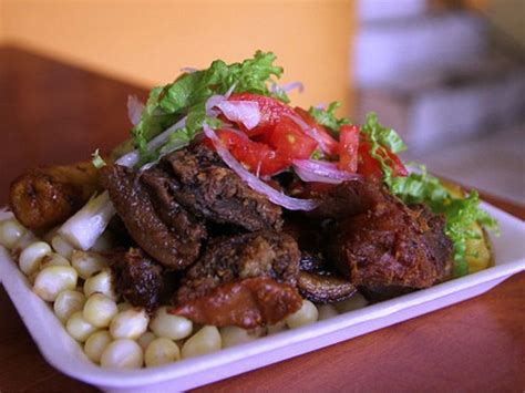 Fritada y mote: comida típica de Ecuador que debes probar